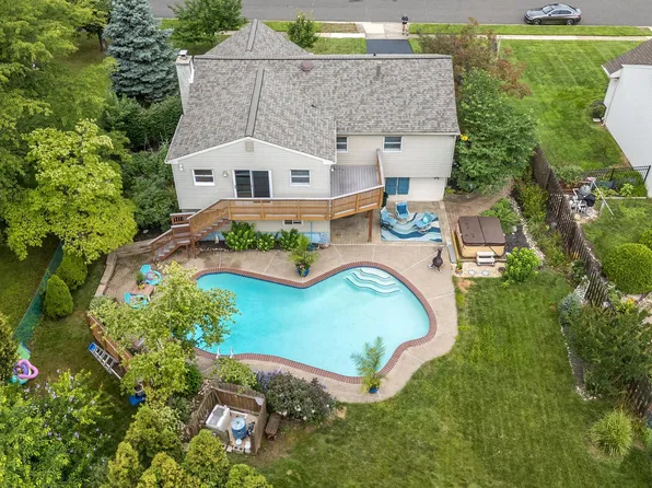 859 Stallion Rd, Warrington, PA 18976