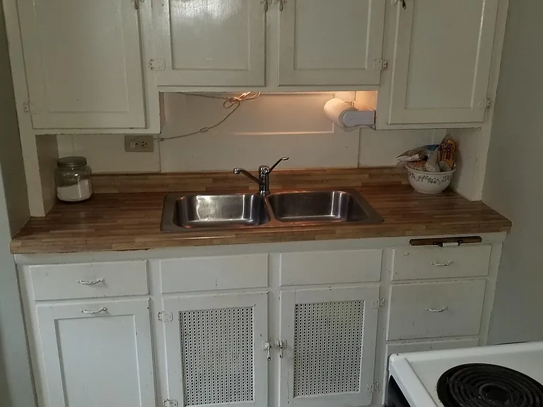 561 Franklin St #2 — Photo 6
