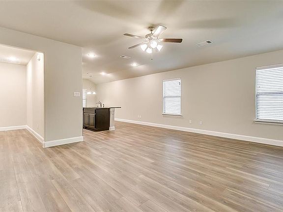 5th image of 1413 Warringwood Dr