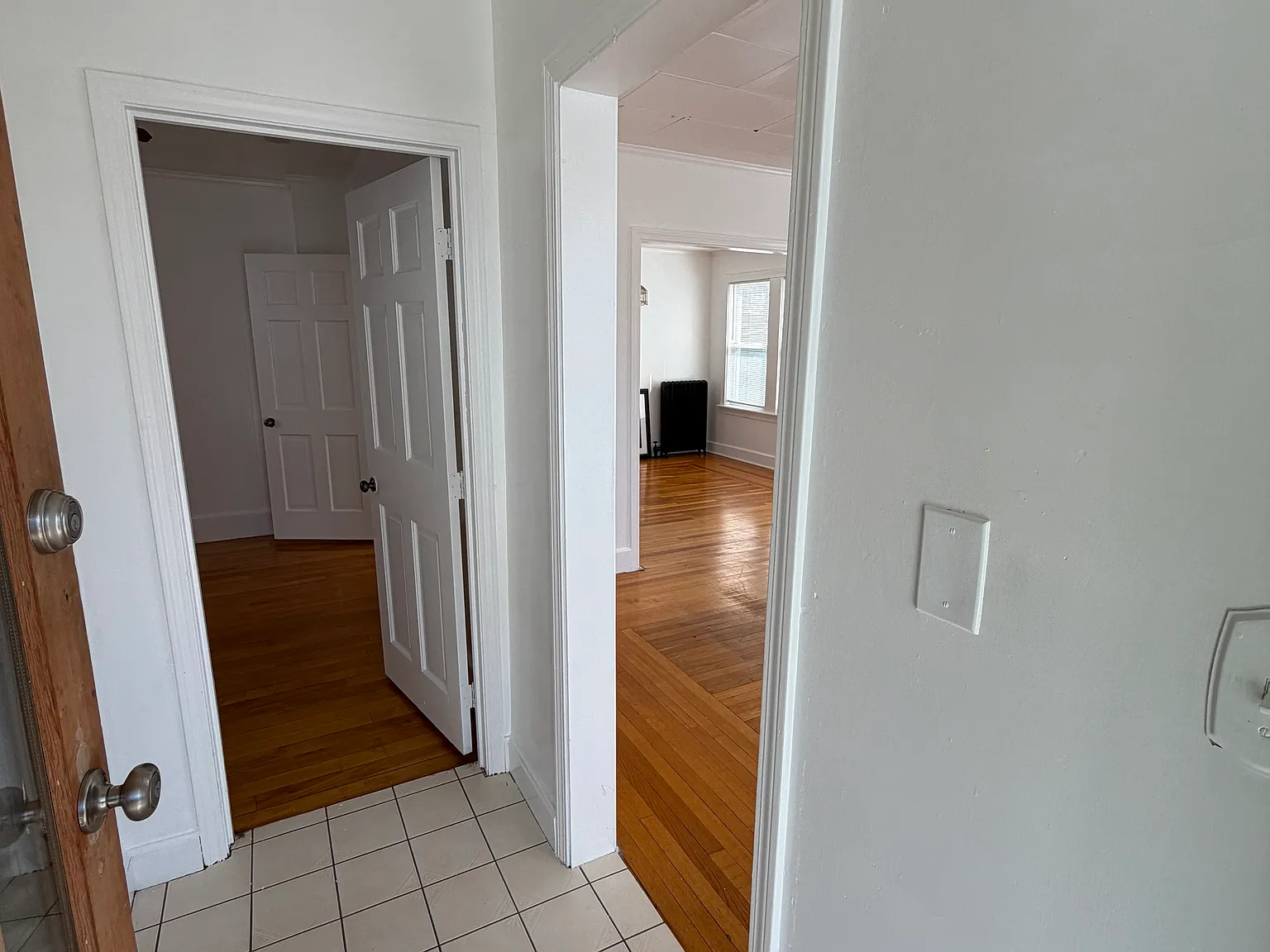 3 bed, 2823 sqft, $2,950 — Photo 3