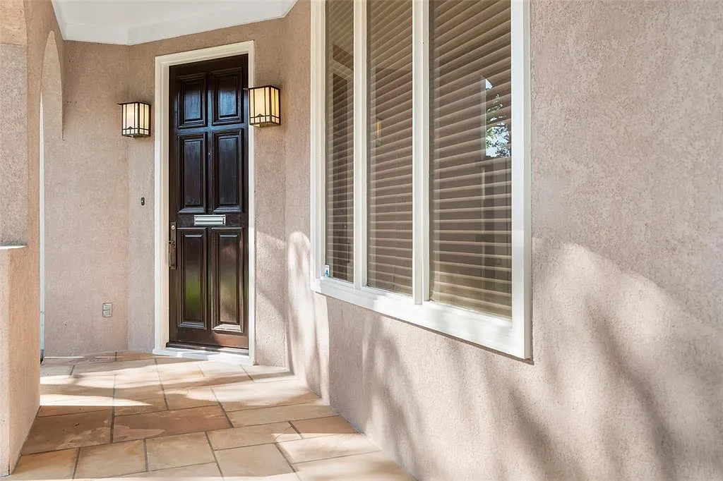 3 bed, 3.5 bath, 2350 sqft, $6,200 — Photo 3