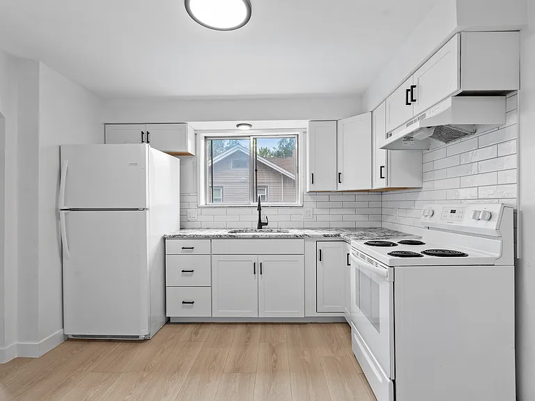 1037 N Cleveland Ave — Photo 8