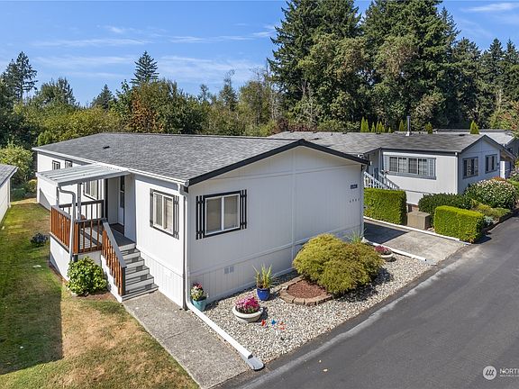 2nd image of 6941 Taurus Lane NE