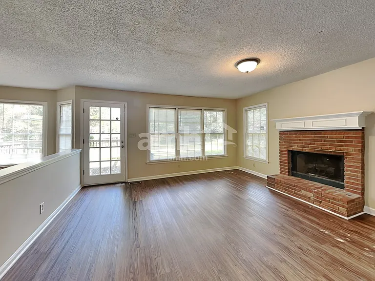 1300 Summit Point Ln — Photo 6