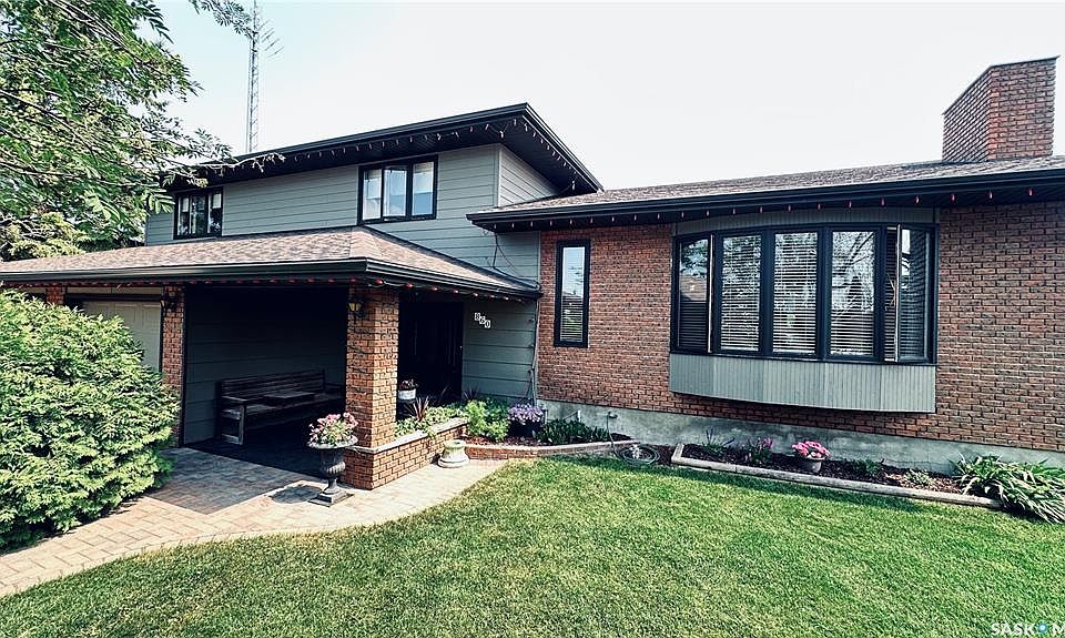 1st image of 816 1st AVENUE