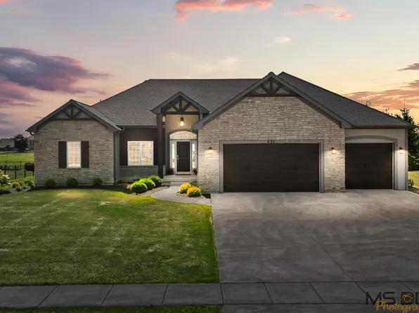 636 Independence Ave, Sycamore, IL 60178