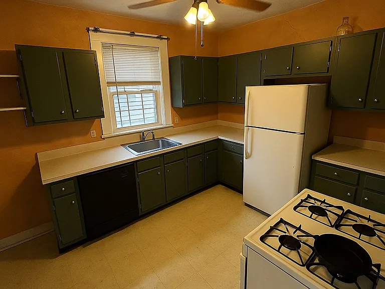 208 E Northwood Ave — Photo 3