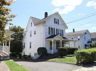 21 Smith St, Danbury, CT 06810