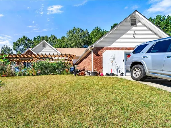 11045 Knotty Pine Pl, Hampton, GA 30228