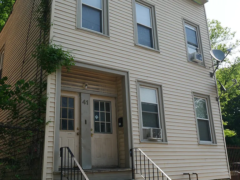 41 Osborne St #1 — Photo 1