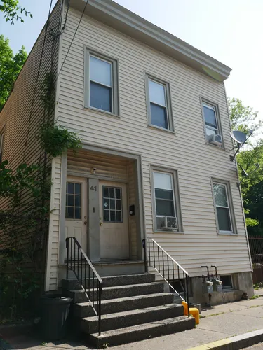 41 Osborne St #1 Photo 1