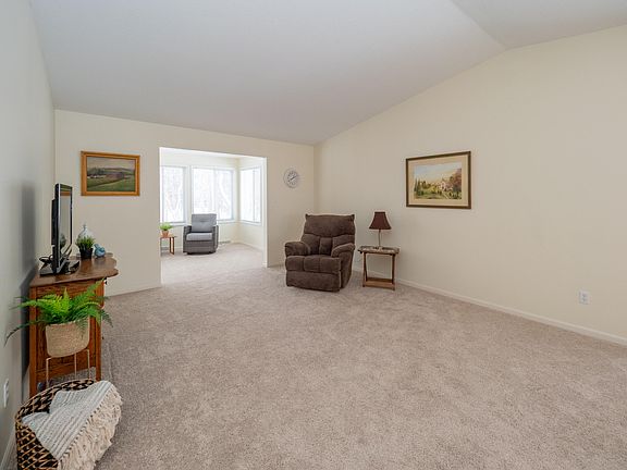 5th image of 149 Bridgewood Dr