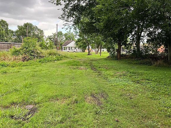 5th image of 1510 Bayou St