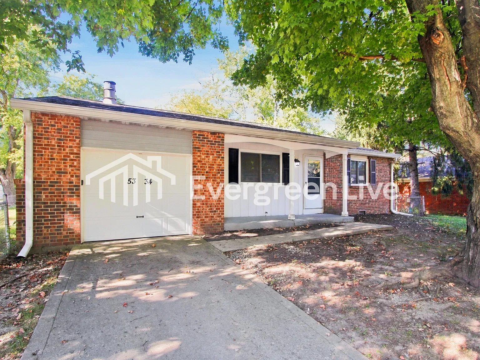 3 bed, 1.5 bath, 1244 sqft, $1,495 — Photo 2