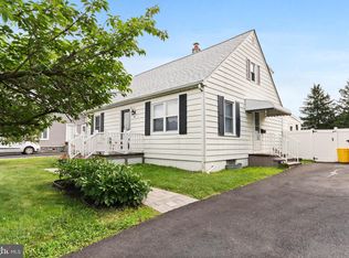 30 Willow Rd, Bordentown, NJ 08505