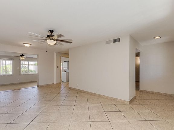 2nd image of 10936 W Oakmont Dr