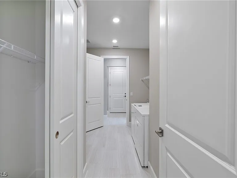 16056 Shoreline Dr — Photo 23