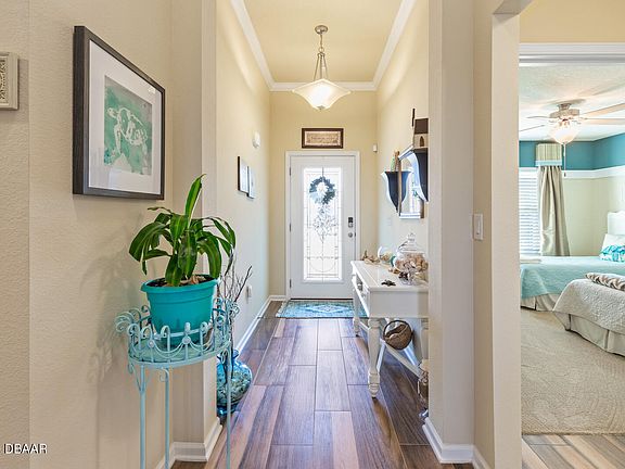 5th image of 103 N Coopers Hawk Way