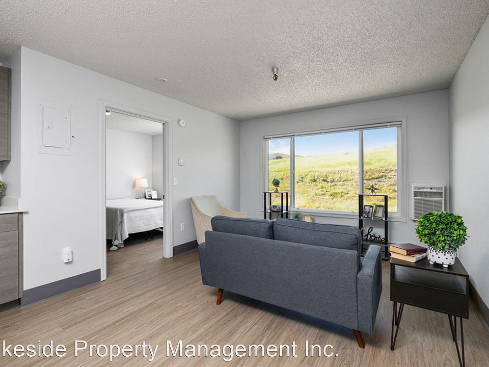 1st image of 151 N Williams Ave #15213614