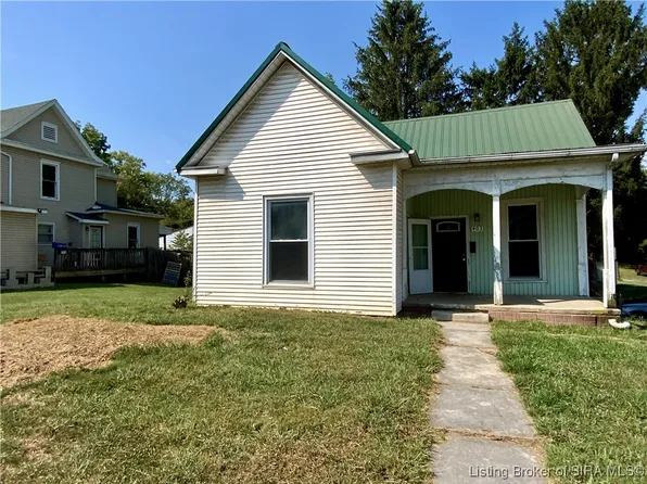 403 W Mulberry Street, Salem, IN 47167
