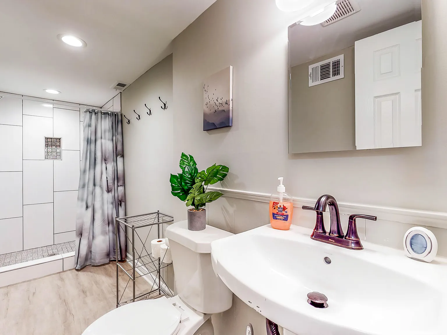 4 bed, 3.0 bath, 2016 sqft, $728 — Photo 4