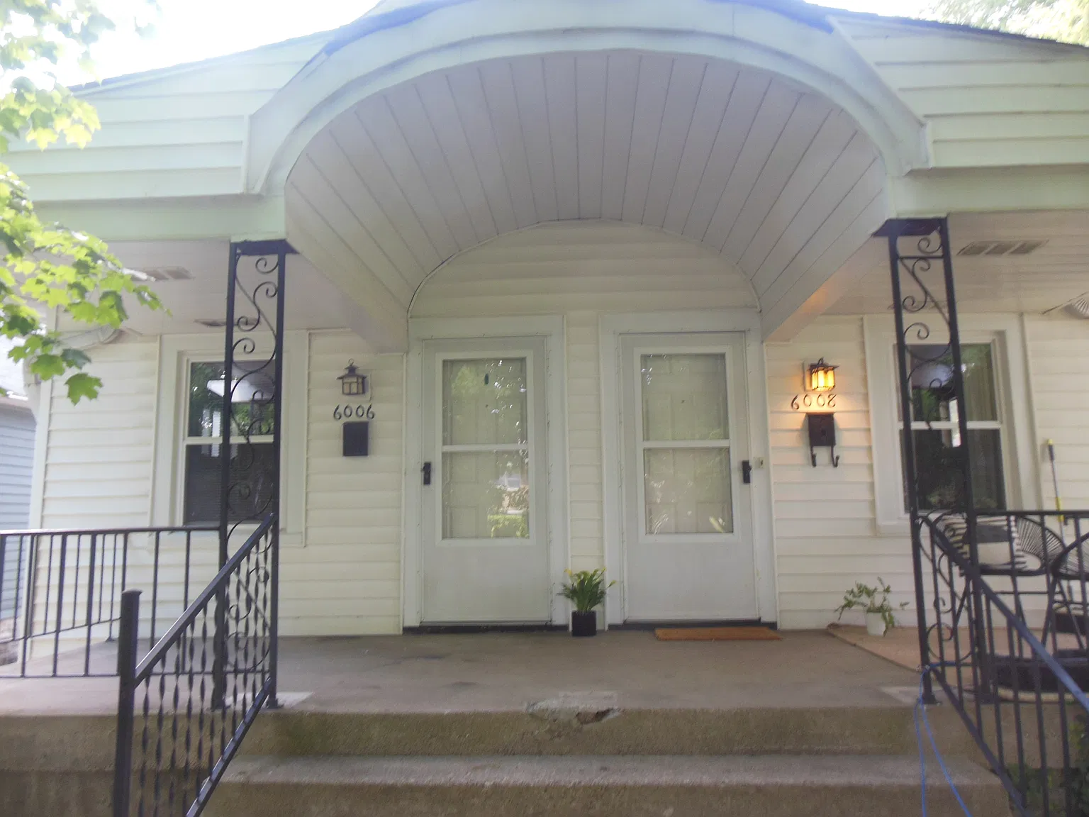 2 bed, 950 sqft, $1,450 — Photo 1