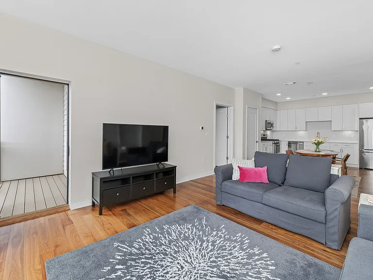 3531 Washington St #417 — Photo 3