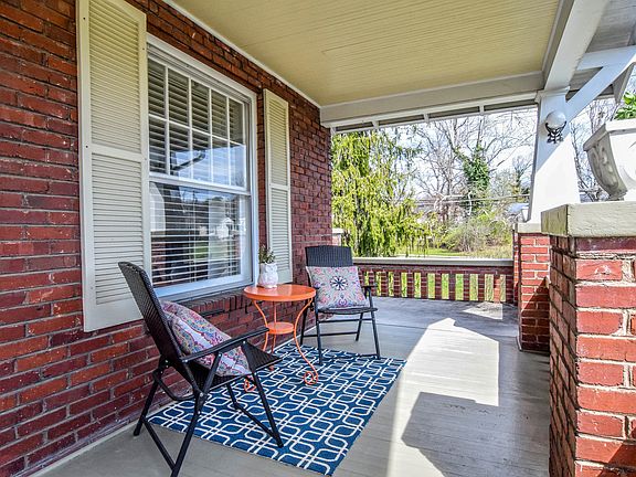 2nd image of 229 Lynnview Dr