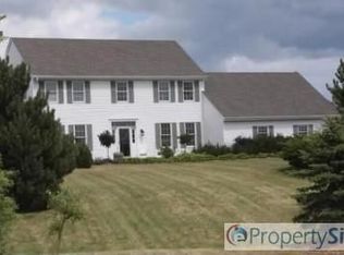 W354N6490 Megan Ln, Oconomowoc, WI 53066