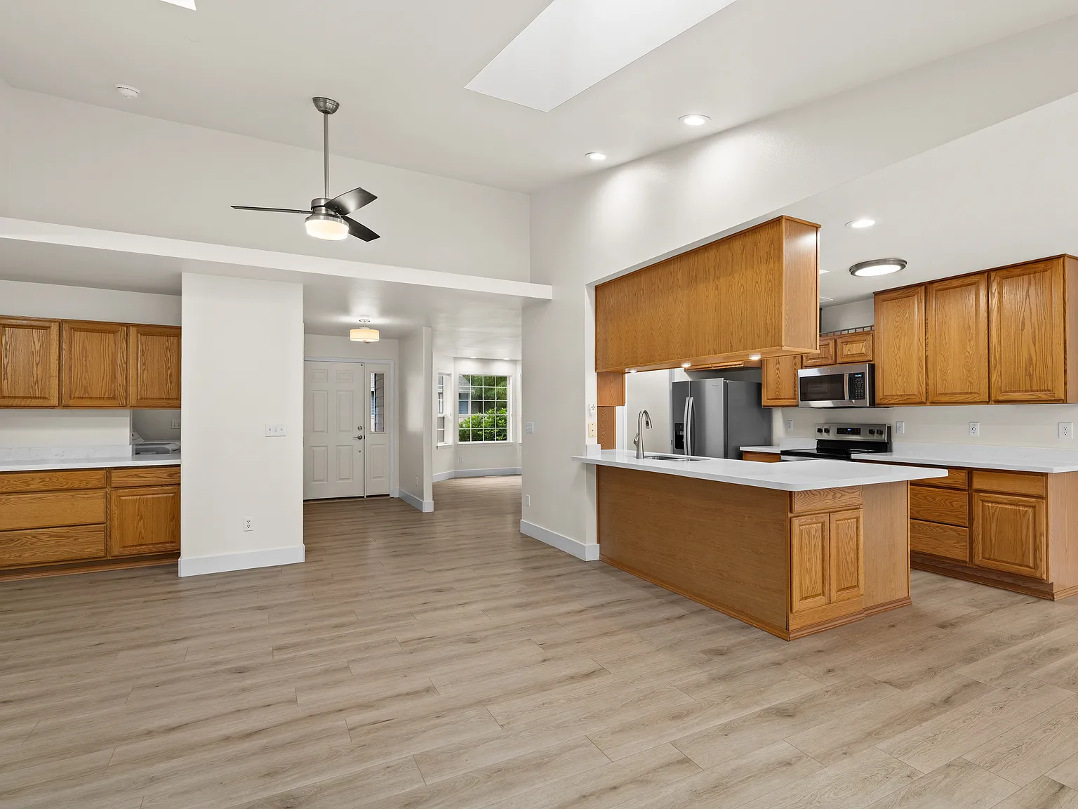 3 bed, 1585 sqft, $3,000 — Photo 2