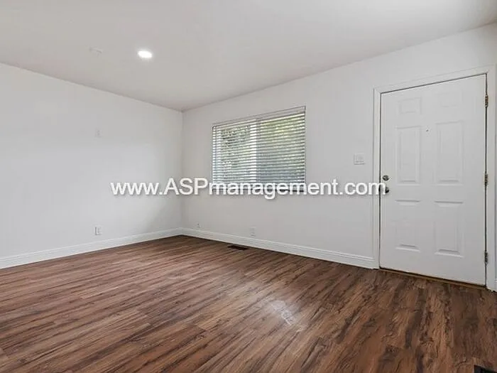 2554 E Park St #B — Photo 7