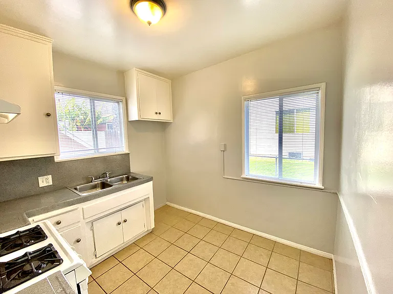 3832 W 118th Pl #A — Photo 3