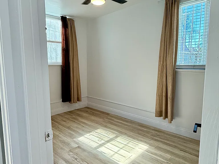 2622 N Lime Ave — Photo 6
