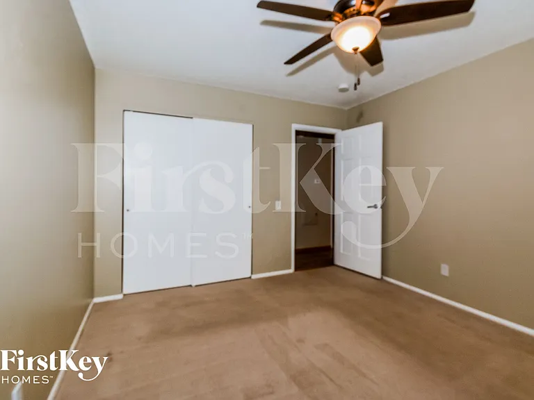 12082 Foxpoint Dr — Photo 9