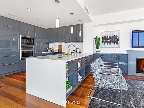 3rd image of 500 106th Avenue NE #3301