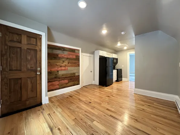 721 Bluff St #4, Dubuque, IA 52001