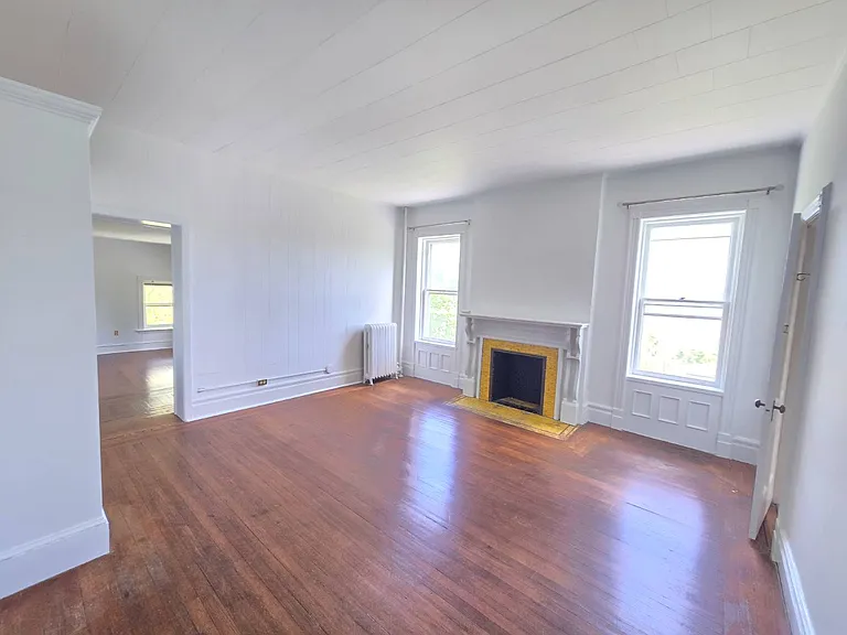 514 Grand Ave — Photo 10