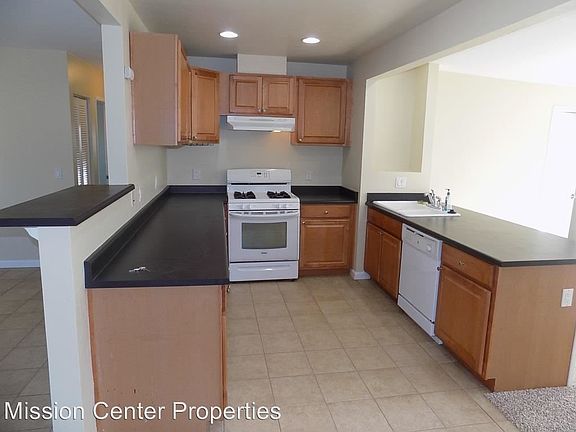 3rd image of 3375 Neosho Pl