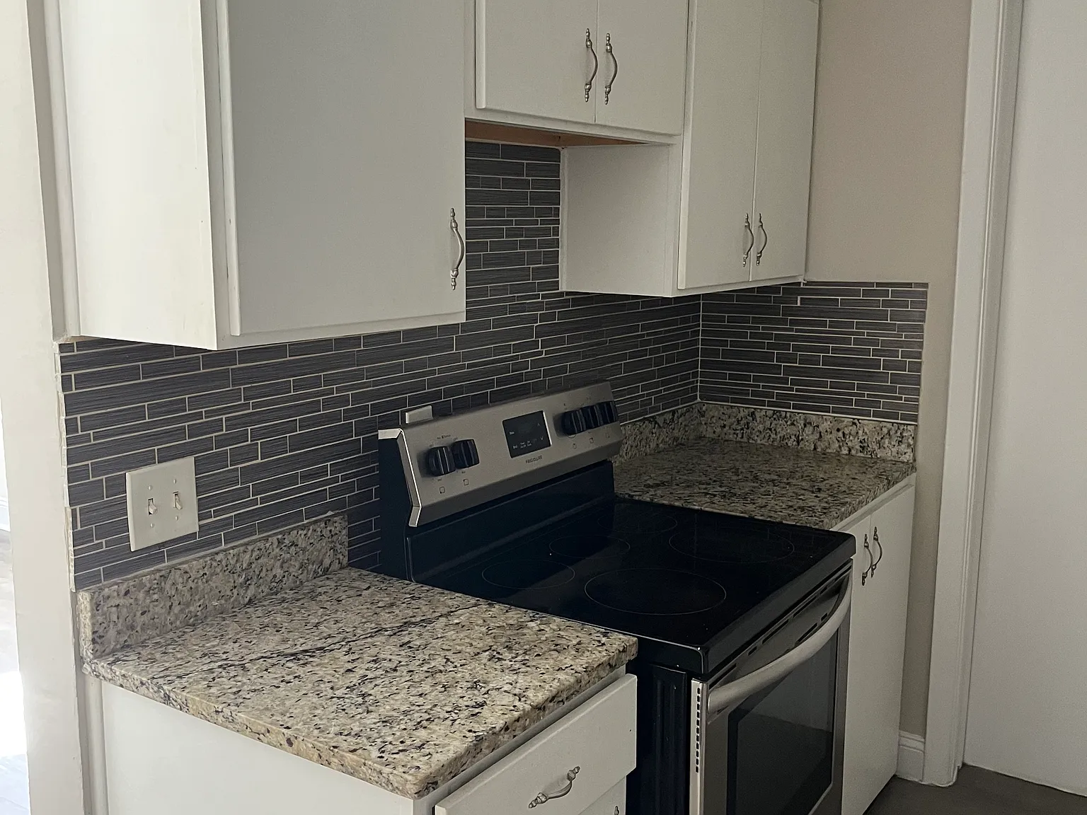 2 bed, 831 sqft, $1,350 — Photo 2