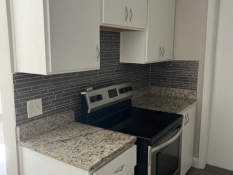 924 Arco Dr #5 — Photo 2