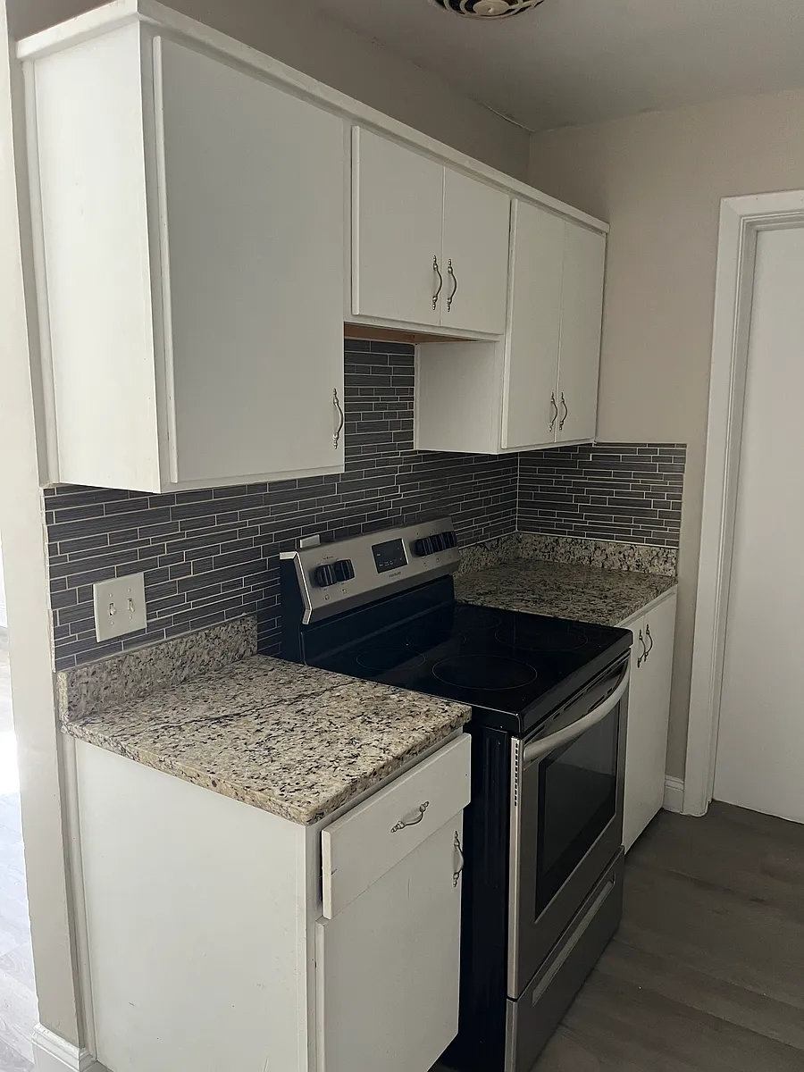 Building Photo - 924 Arco Dr #5
