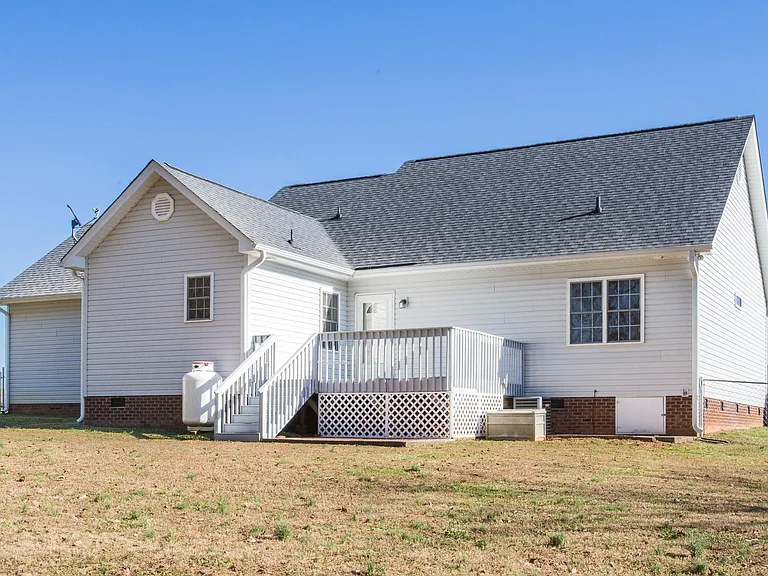 60 Blairwood Dr — Photo 3