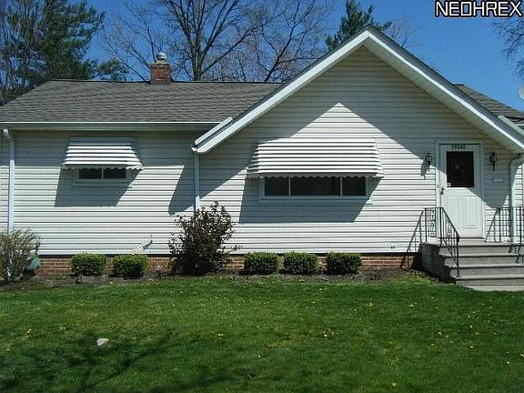 2nd image of 29345 Beechwood Dr