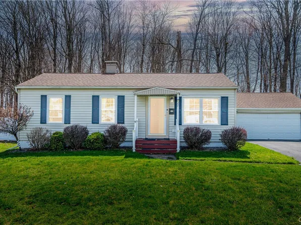 22 Cedarbrook Cres, Whitesboro, NY 13492