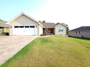 608 E Glenview Pl, Neosho, MO 64850