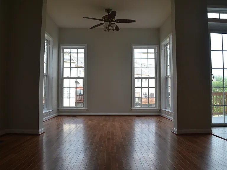 21958 Windy Oaks Sq — Photo 4