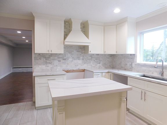 2nd image of 607 Langwood Dr