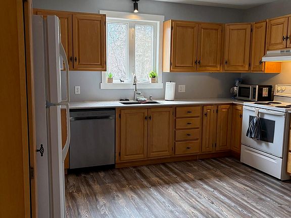5th image of 2865 W Big Intervale Rd