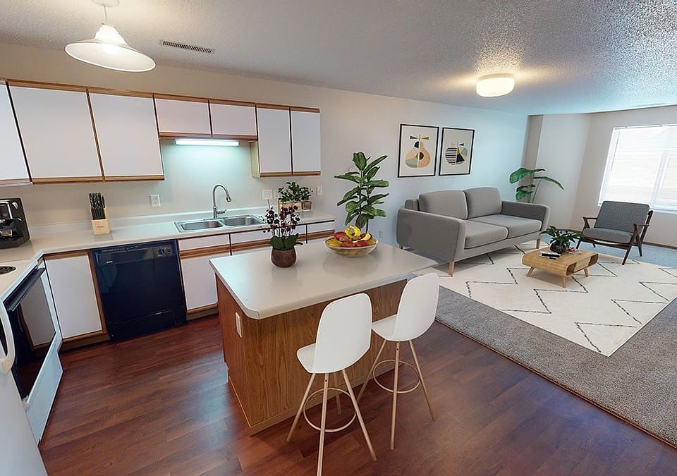 1st image of 615 10th St NE #308