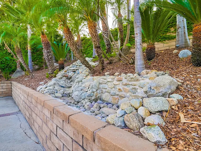 929 Darlene Ct — Photo 6